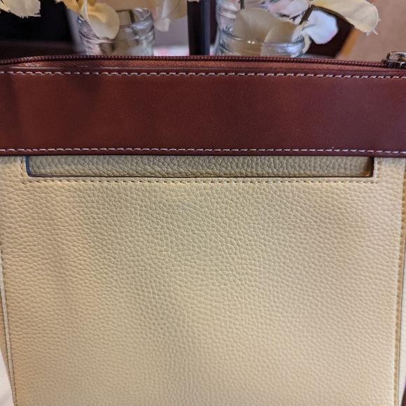 NWT St. John's Bay shoulder/crossbody bag. - Picture 3 of 7